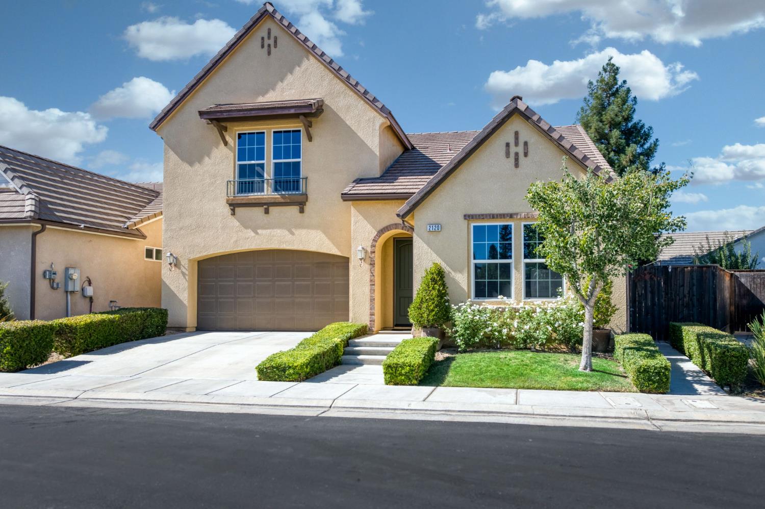 2120 W Juliet Way, Fresno, CA 93711