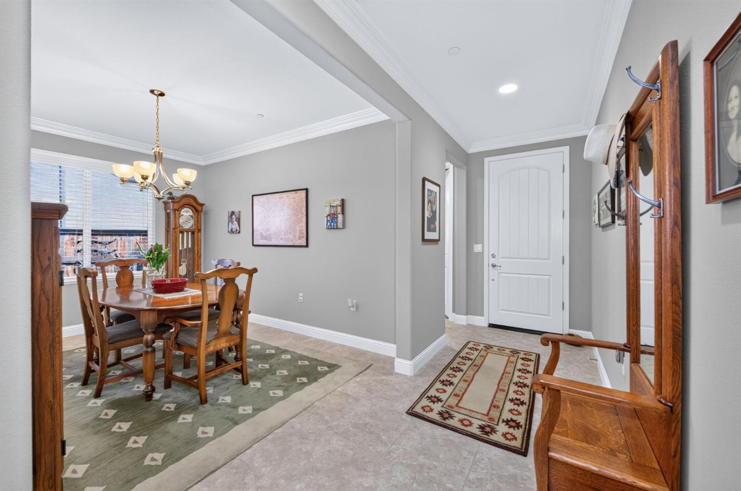 2120 W Juliet Way, Fresno, CA 93711