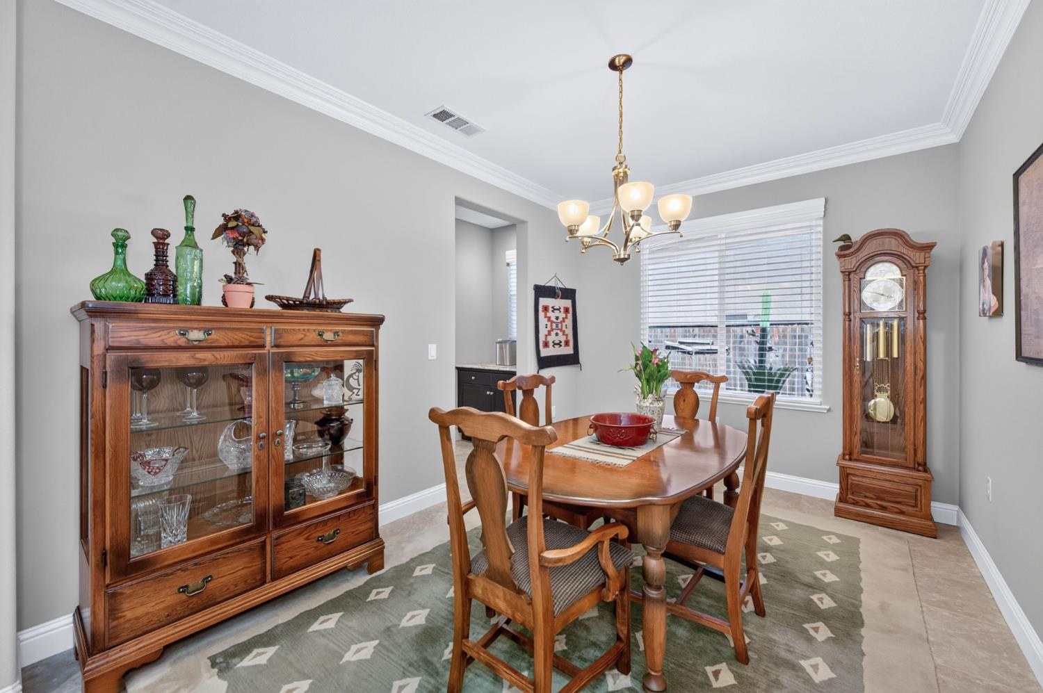 2120 W Juliet Way, Fresno, CA 93711