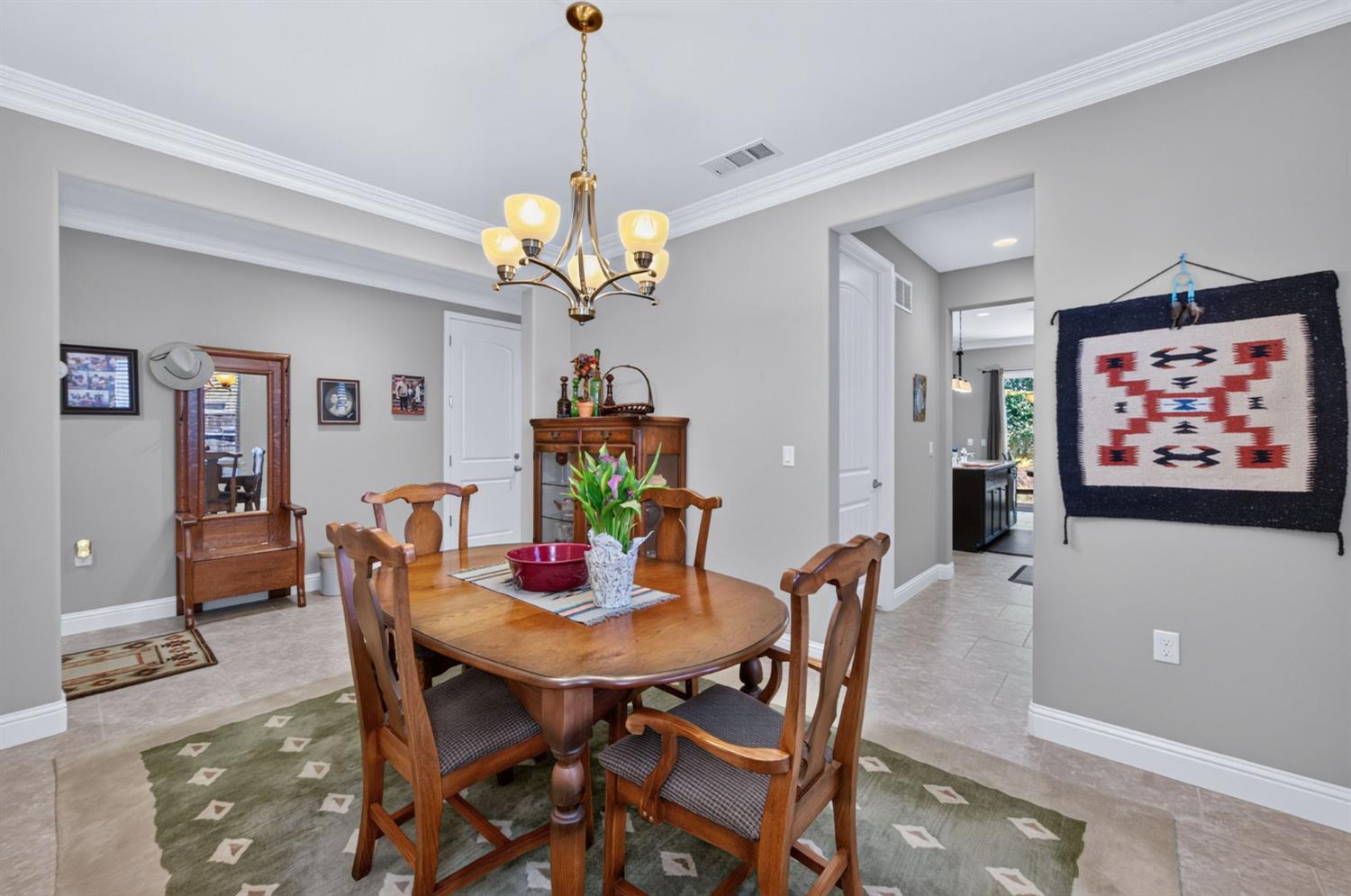 2120 W Juliet Way, Fresno, CA 93711