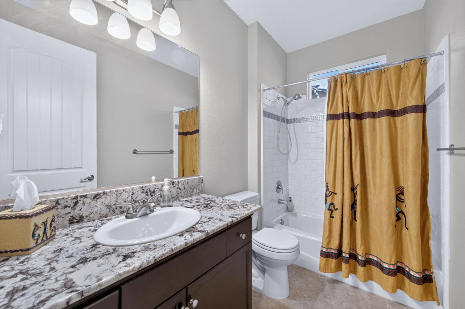 2120 W Juliet Way, Fresno, CA 93711