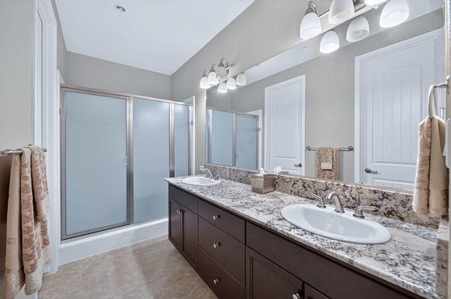 2120 W Juliet Way, Fresno, CA 93711