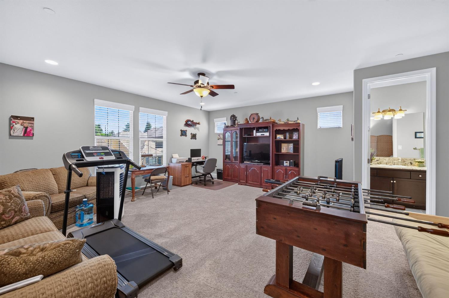 2120 W Juliet Way, Fresno, CA 93711