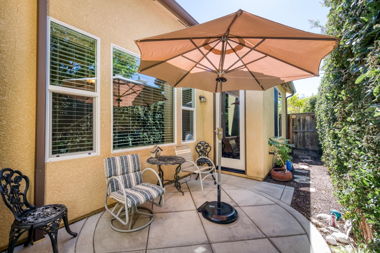 2120 W Juliet Way, Fresno, CA 93711
