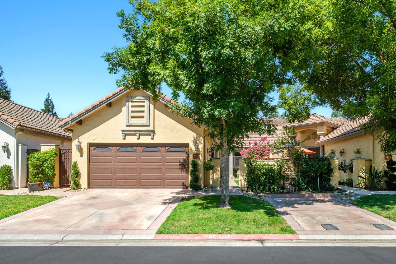 588 W San Jose Ave, Fresno, CA 93704