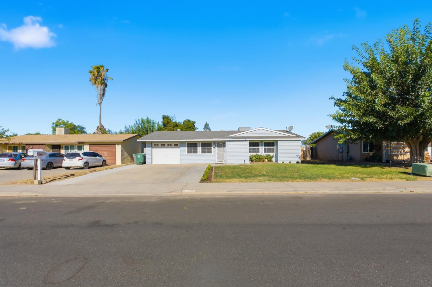 873 S 12Th St, Kerman, CA 93630
