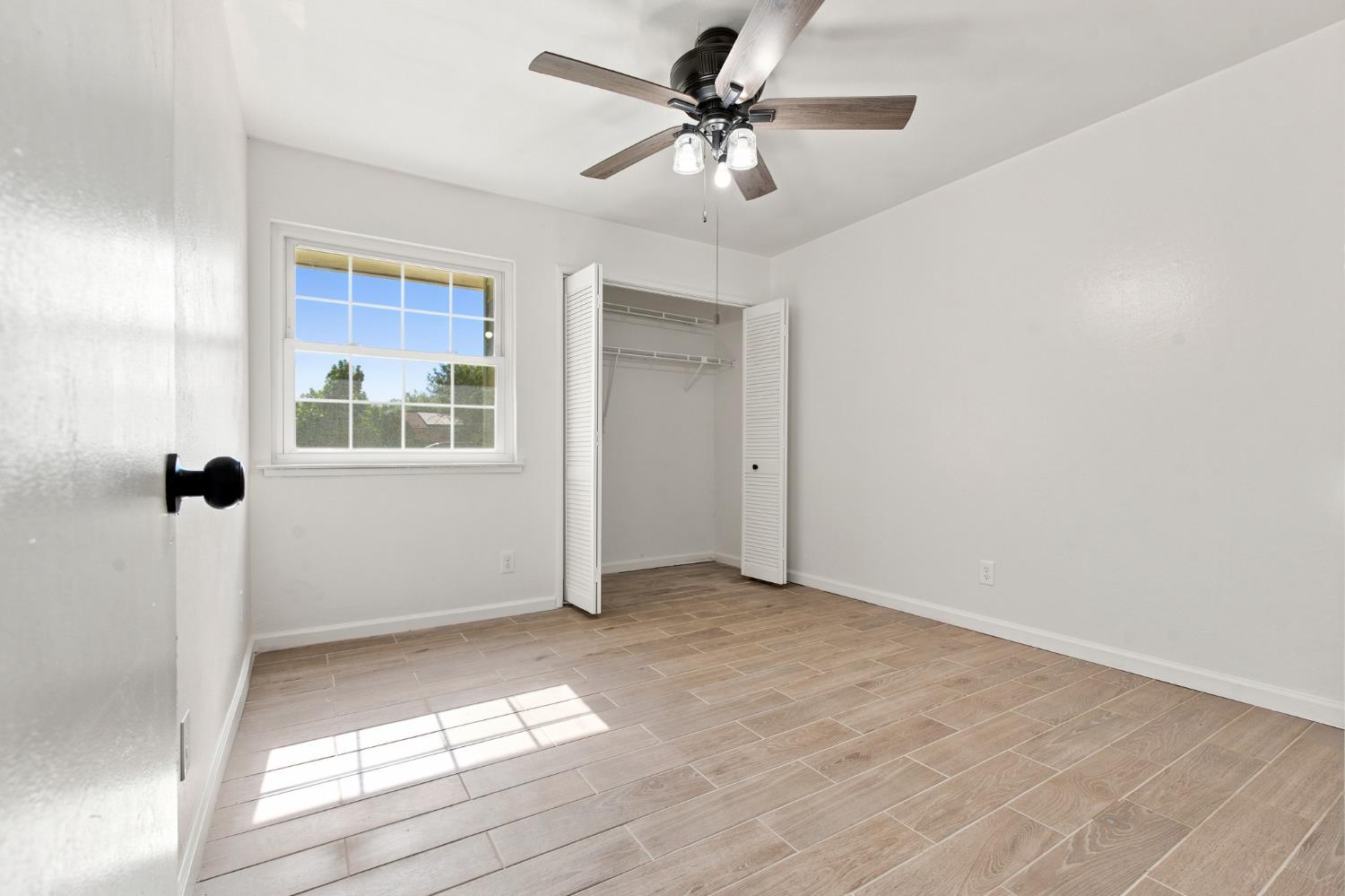 873 S 12Th St, Kerman, CA 93630