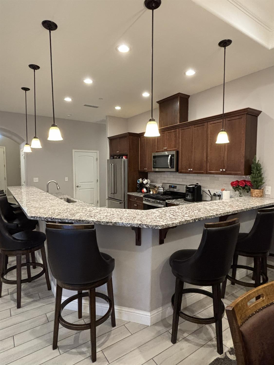 889 Coloma Pl, Madera, CA 93637