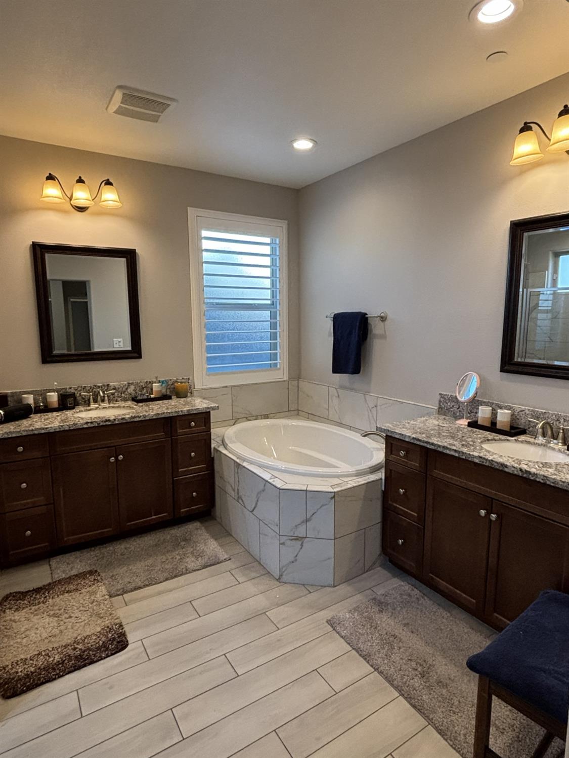889 Coloma Pl, Madera, CA 93637