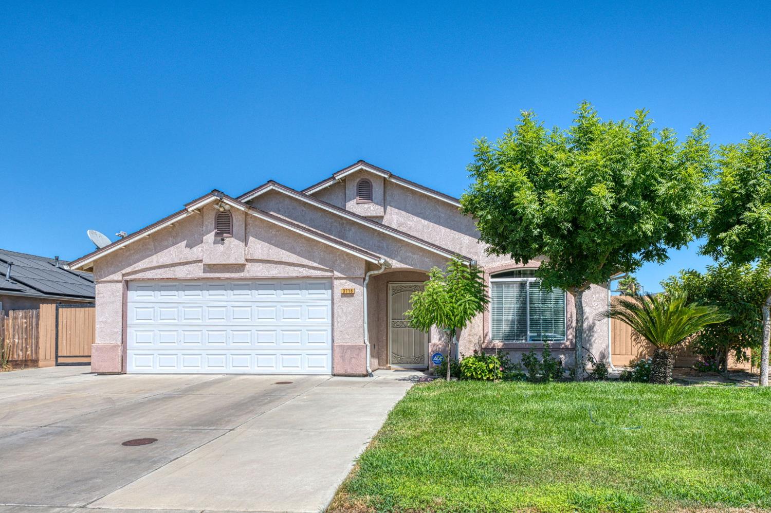 3718 Clay Ct, Selma, CA 93662