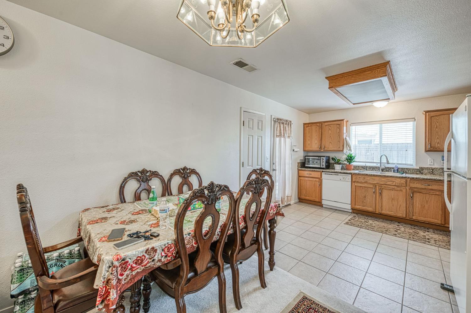3718 Clay Ct, Selma, CA 93662