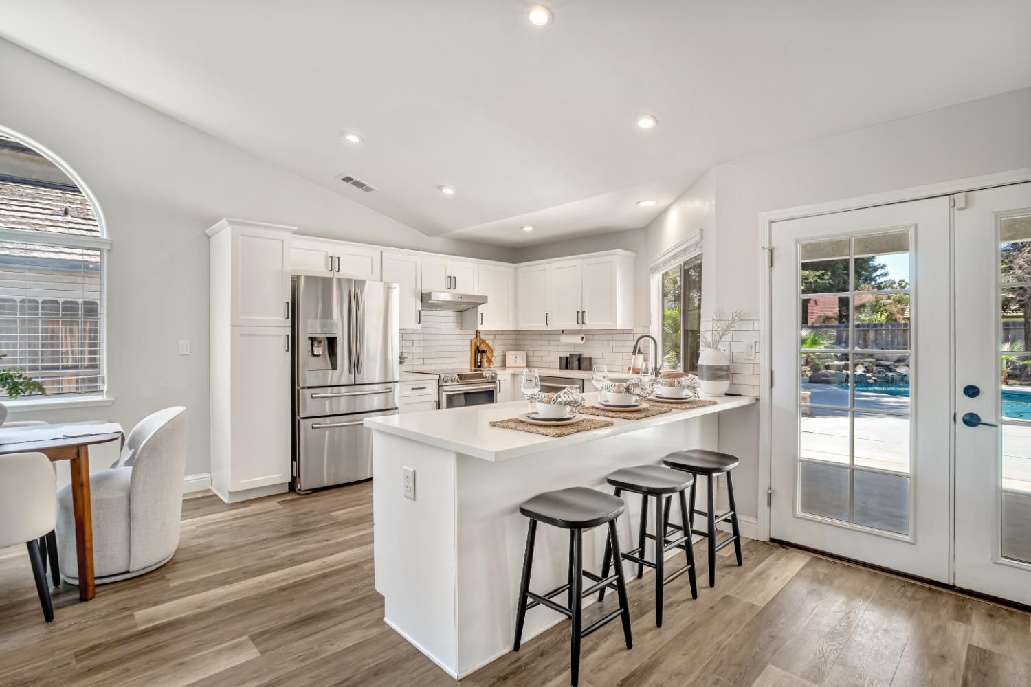 744 W Chennault Ave, Clovis, CA 93611