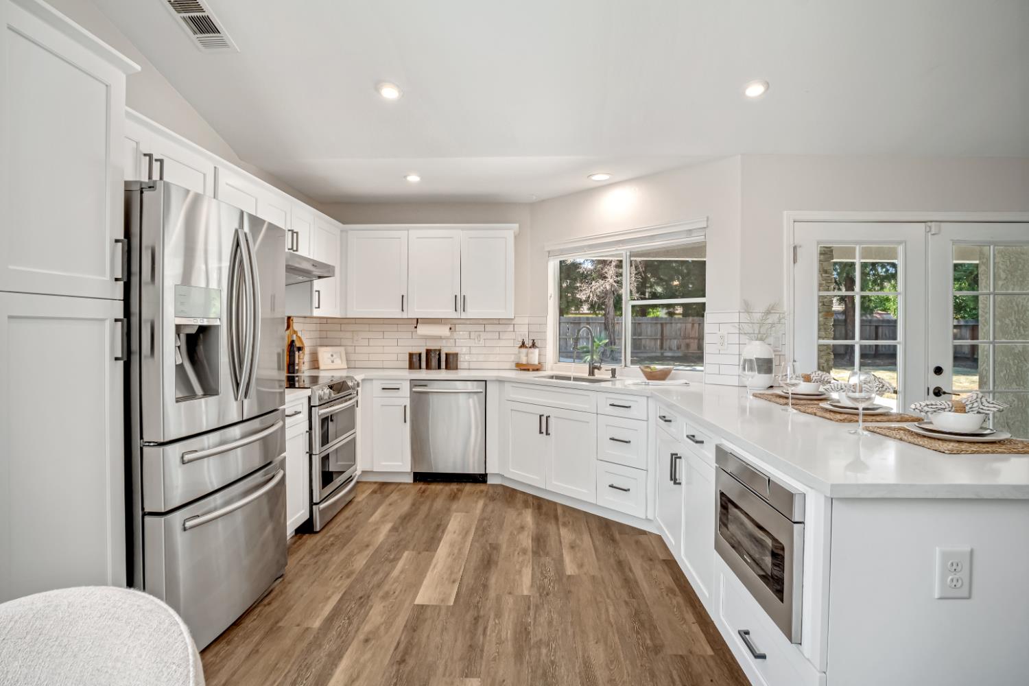 744 W Chennault Ave, Clovis, CA 93611