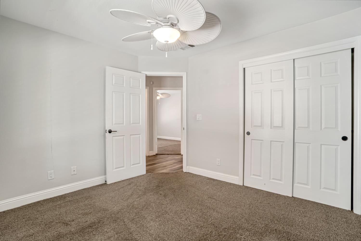 744 W Chennault Ave, Clovis, CA 93611