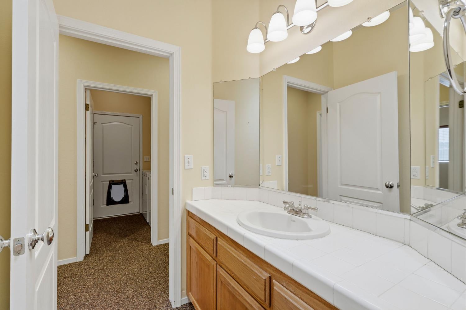 2571 Wrenwood Ave, Clovis, CA 93611