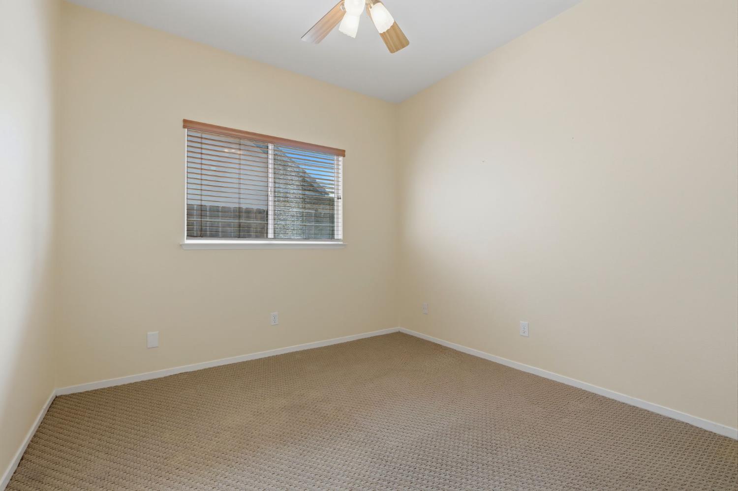 2571 Wrenwood Ave, Clovis, CA 93611