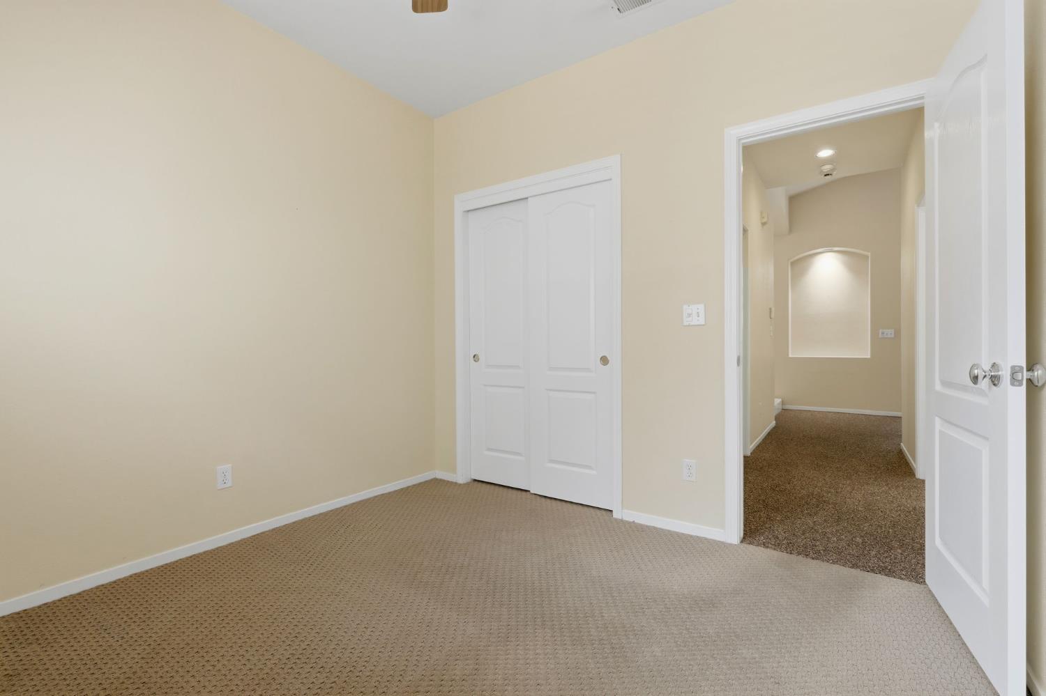 2571 Wrenwood Ave, Clovis, CA 93611