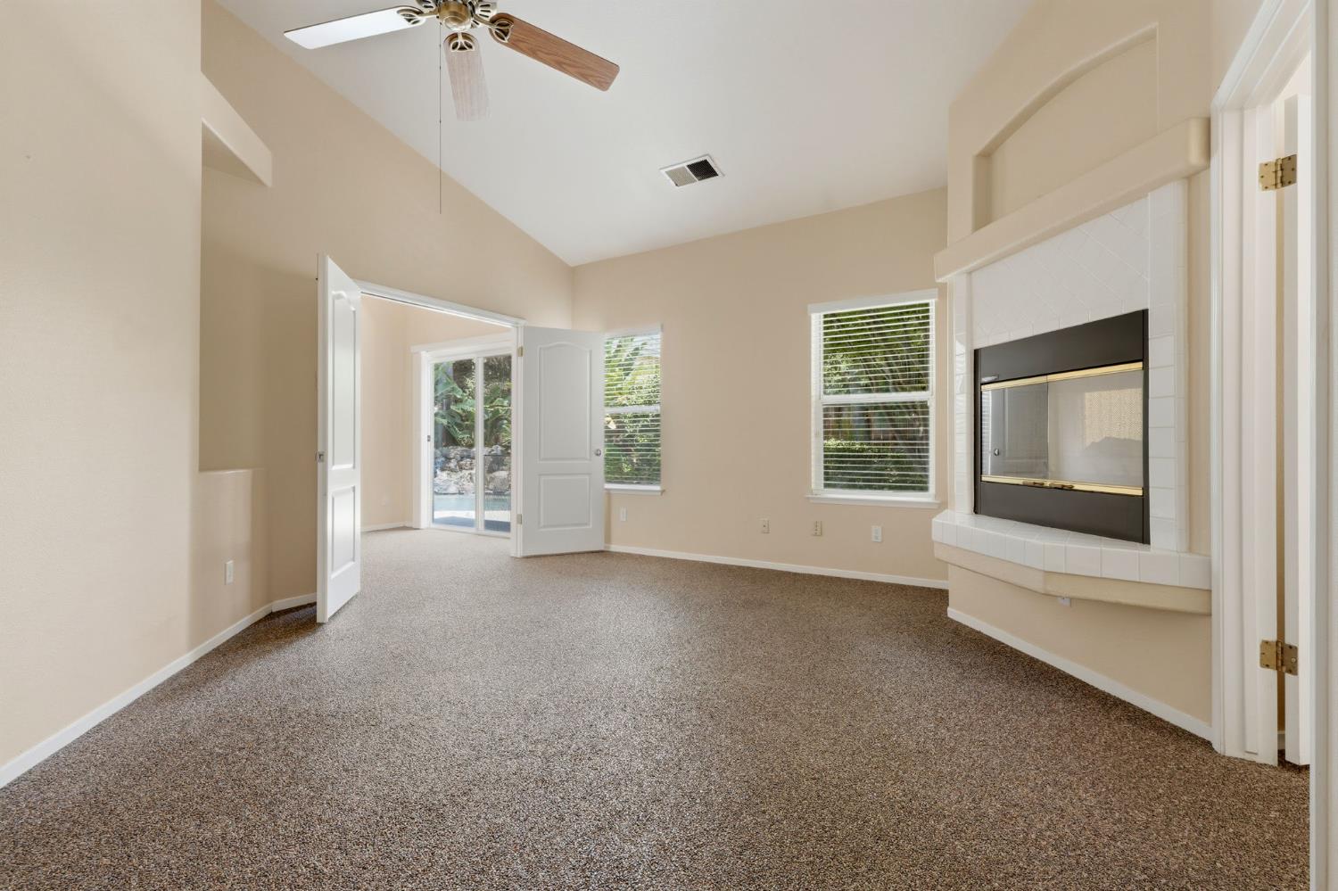 2571 Wrenwood Ave, Clovis, CA 93611