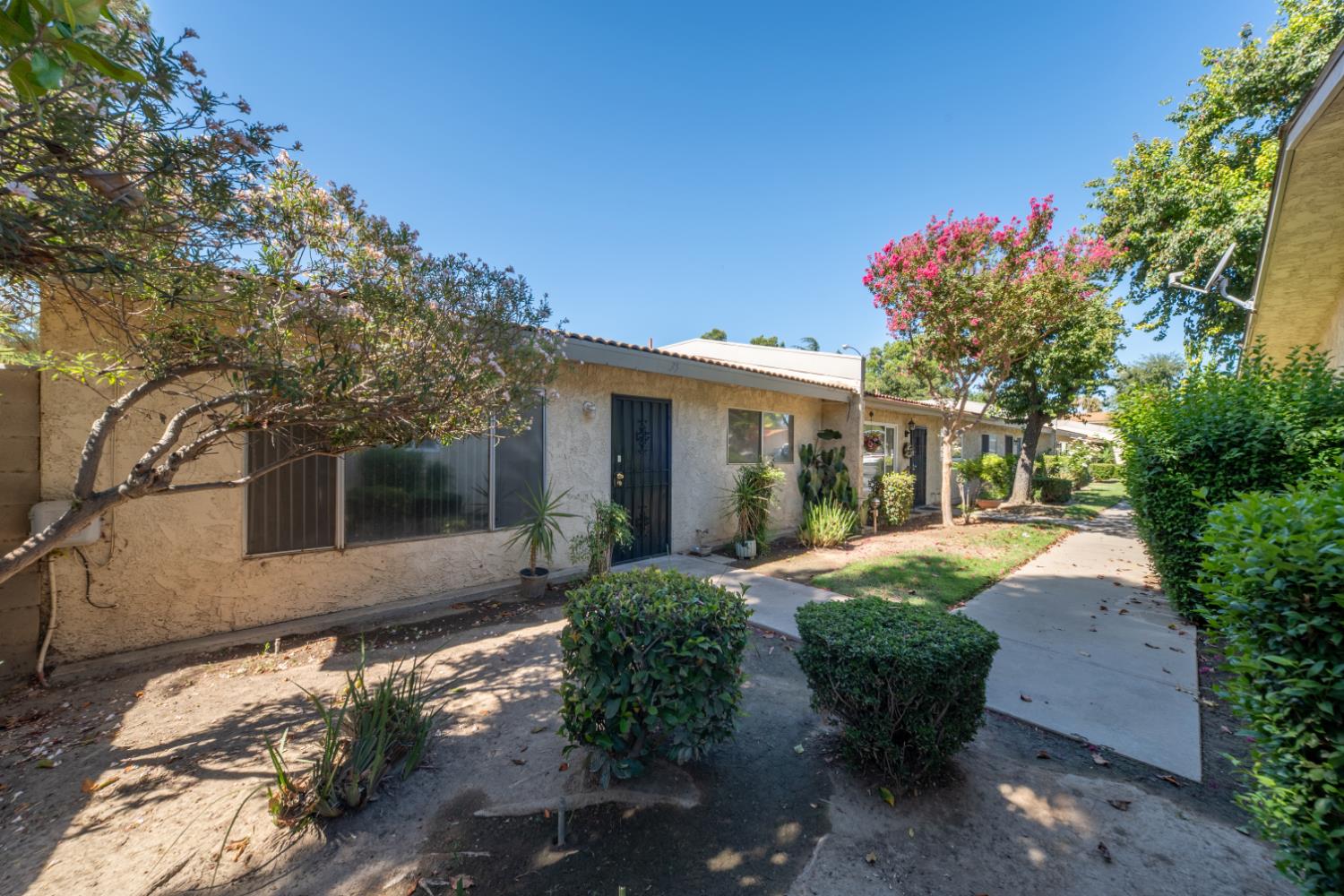 2430 Howard Rd #35, Madera, CA 93637