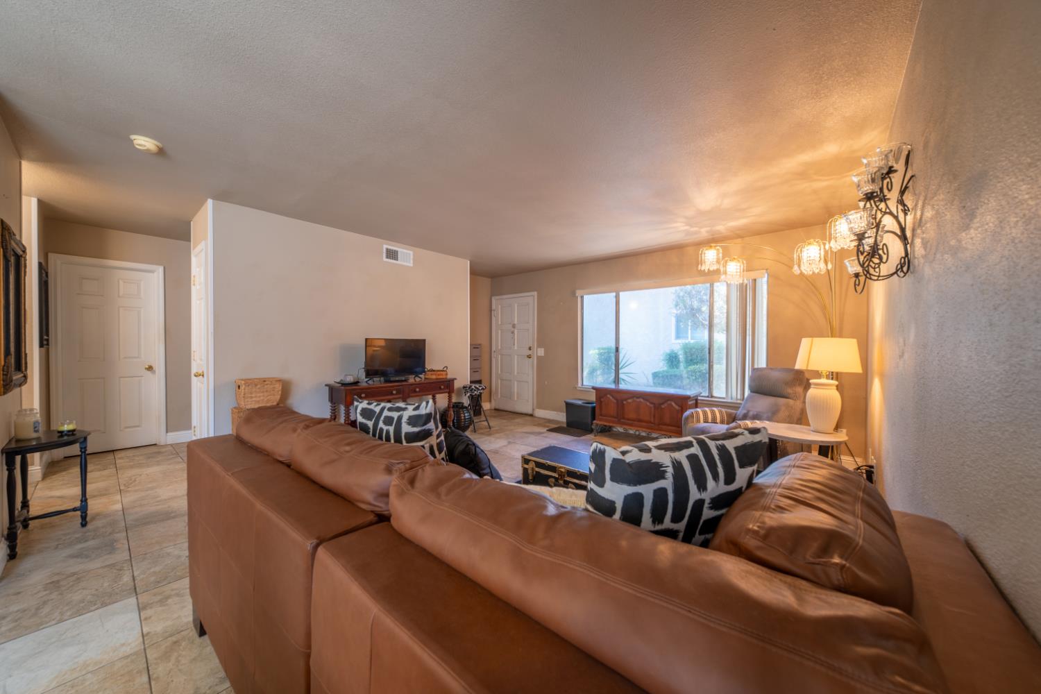 2430 Howard Rd #35, Madera, CA 93637