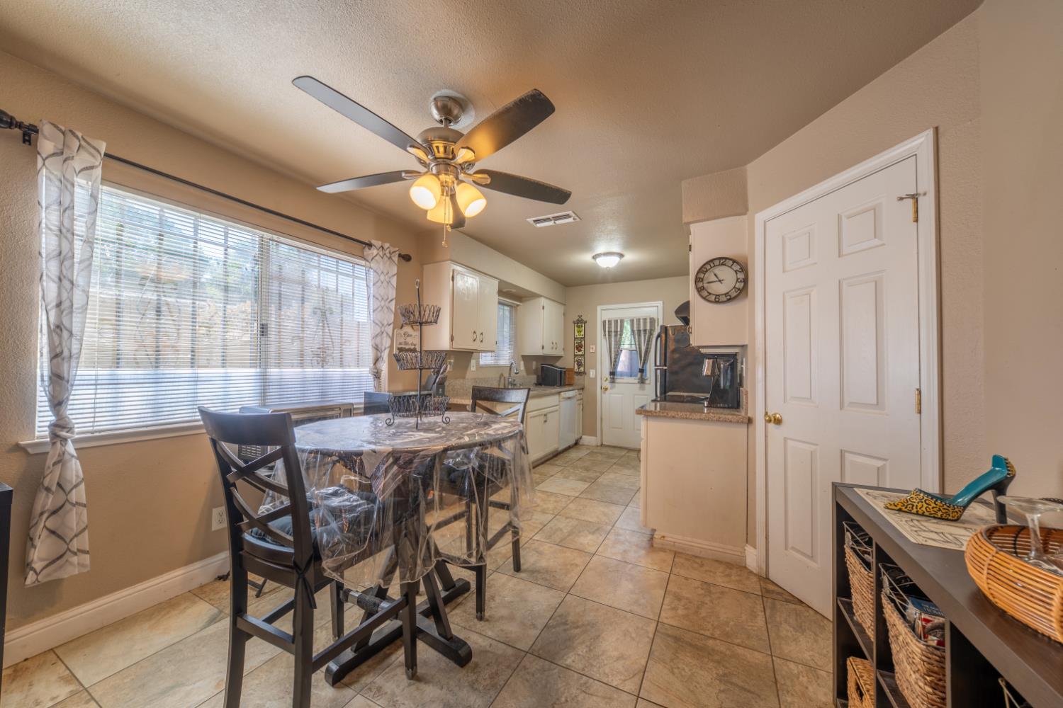 2430 Howard Rd #35, Madera, CA 93637