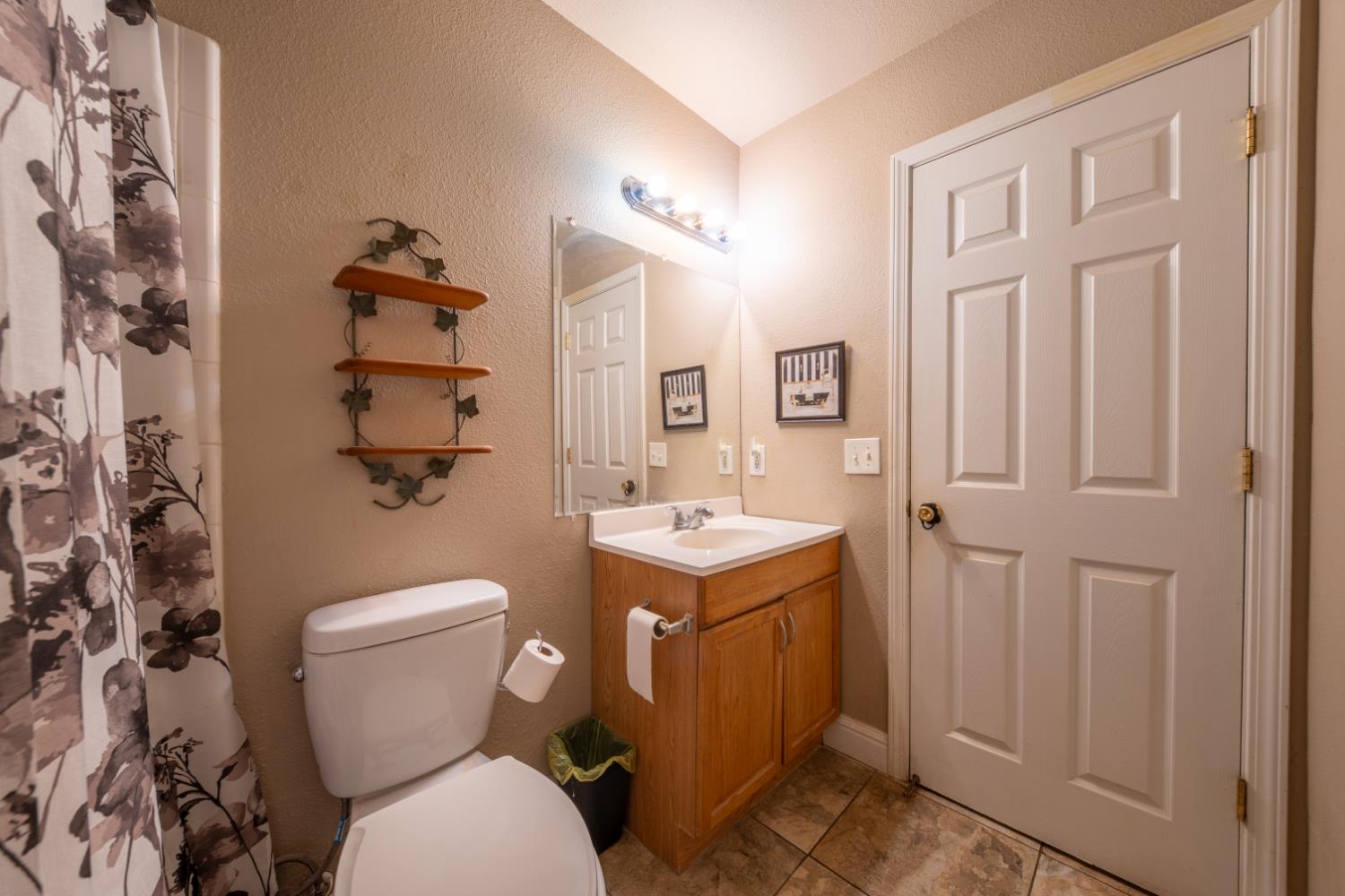 2430 Howard Rd #35, Madera, CA 93637