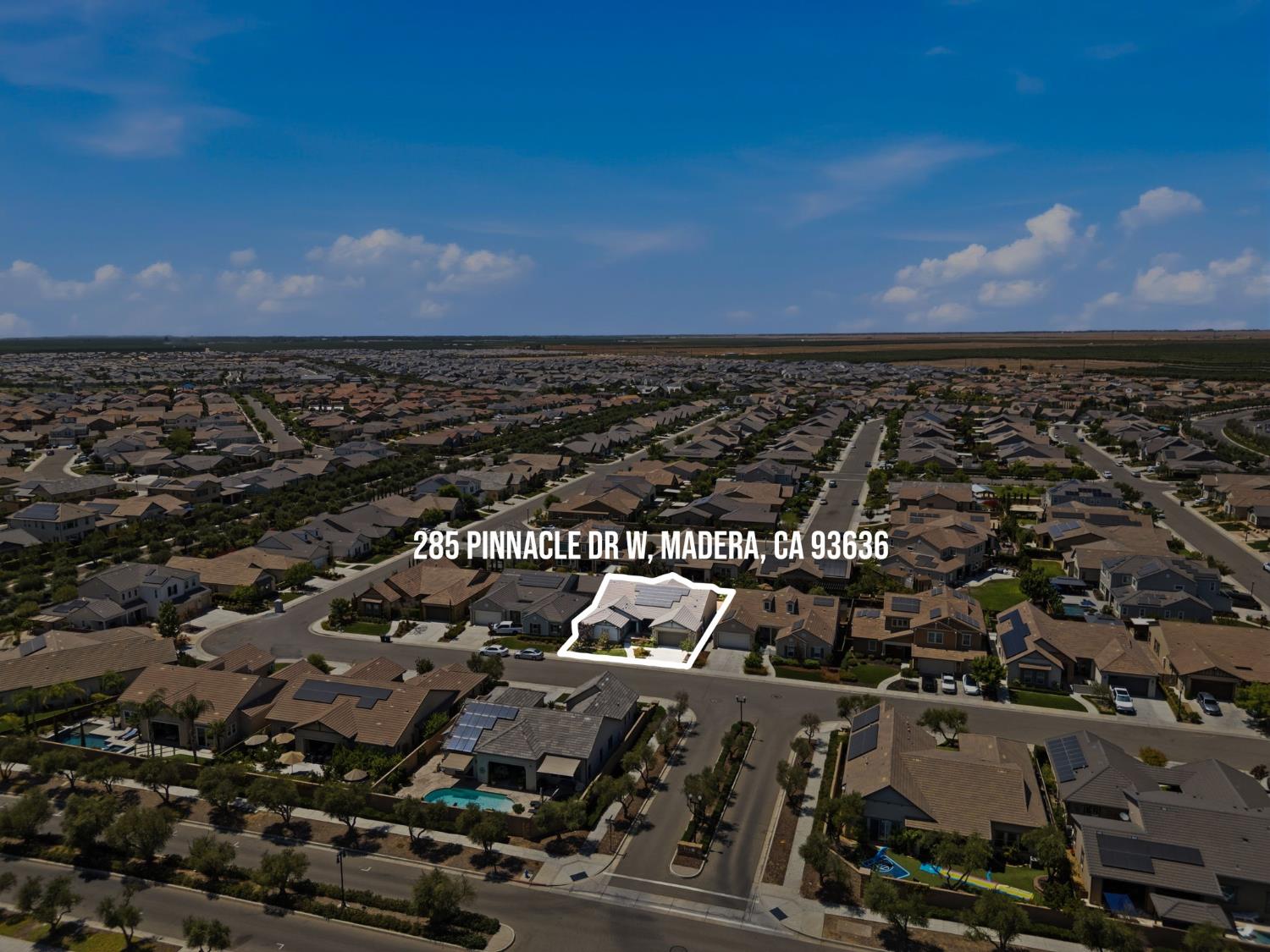 285 Pinnacle Dr W, Madera, CA 93636