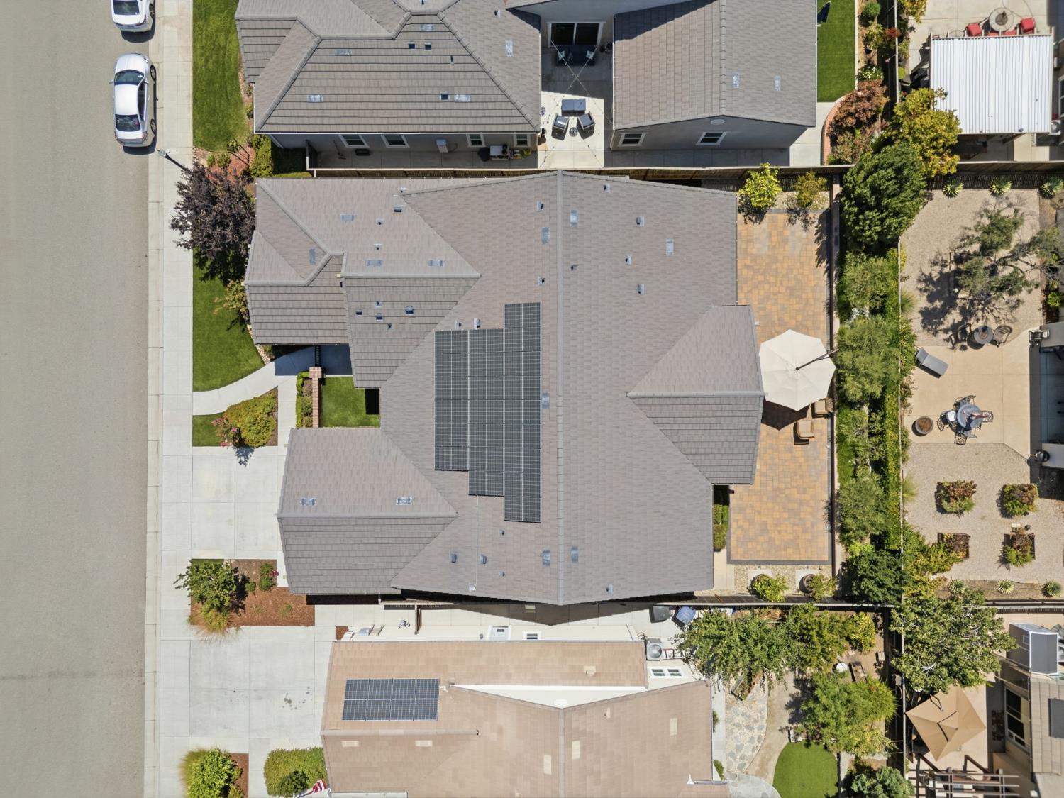285 Pinnacle Dr W, Madera, CA 93636