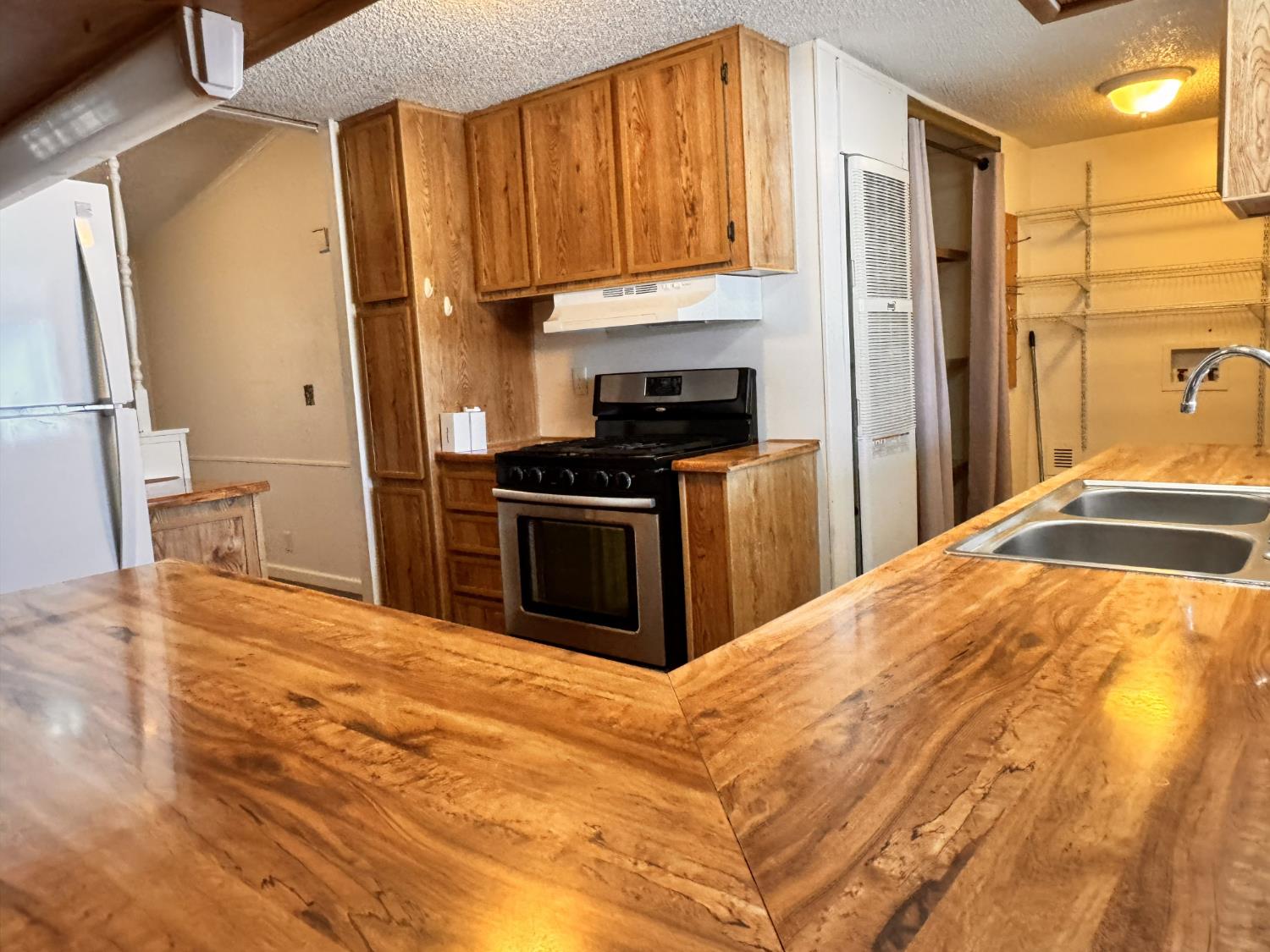 581 N Crawford Ave #117, Dinuba, CA 93618