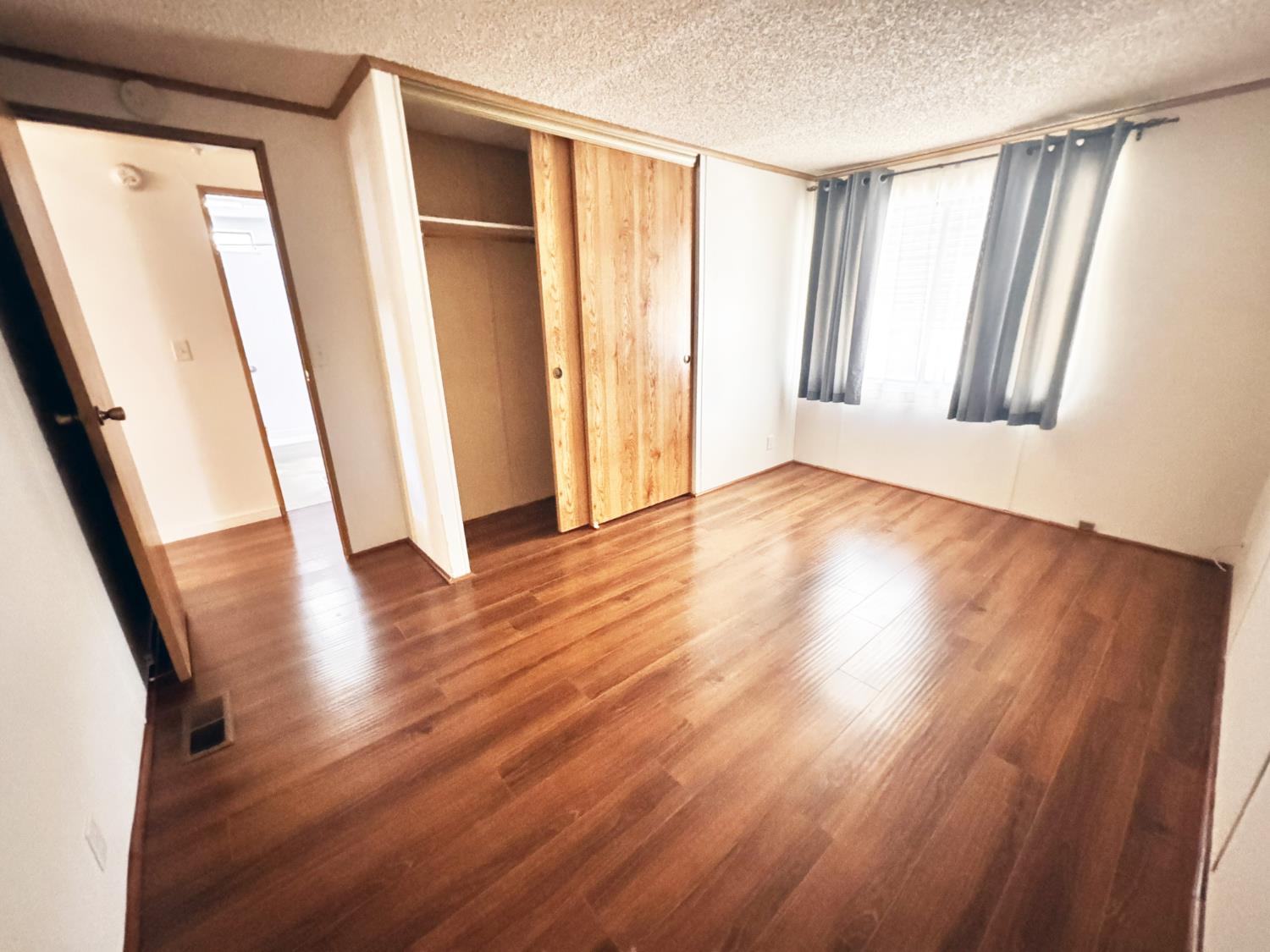 581 N Crawford Ave #117, Dinuba, CA 93618