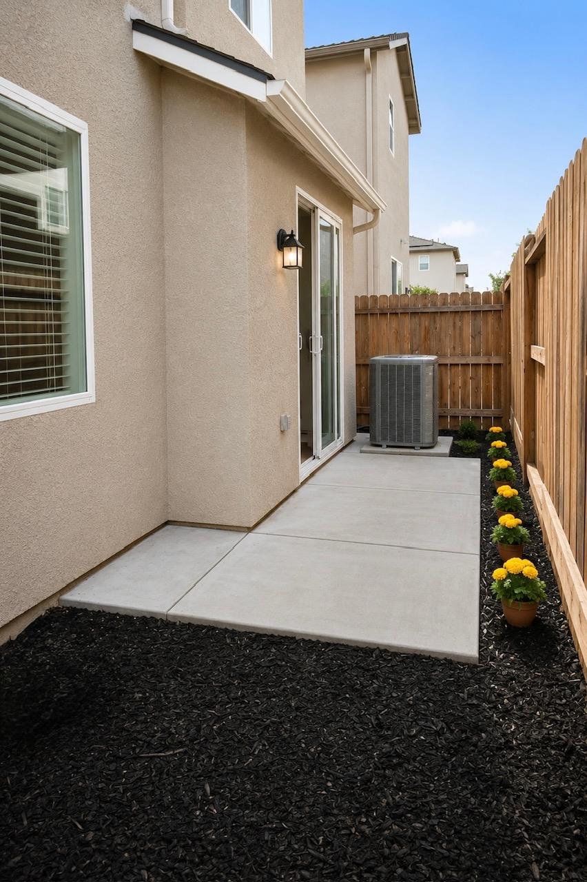 2292 N Columbus Dr, Fresno, CA 93727