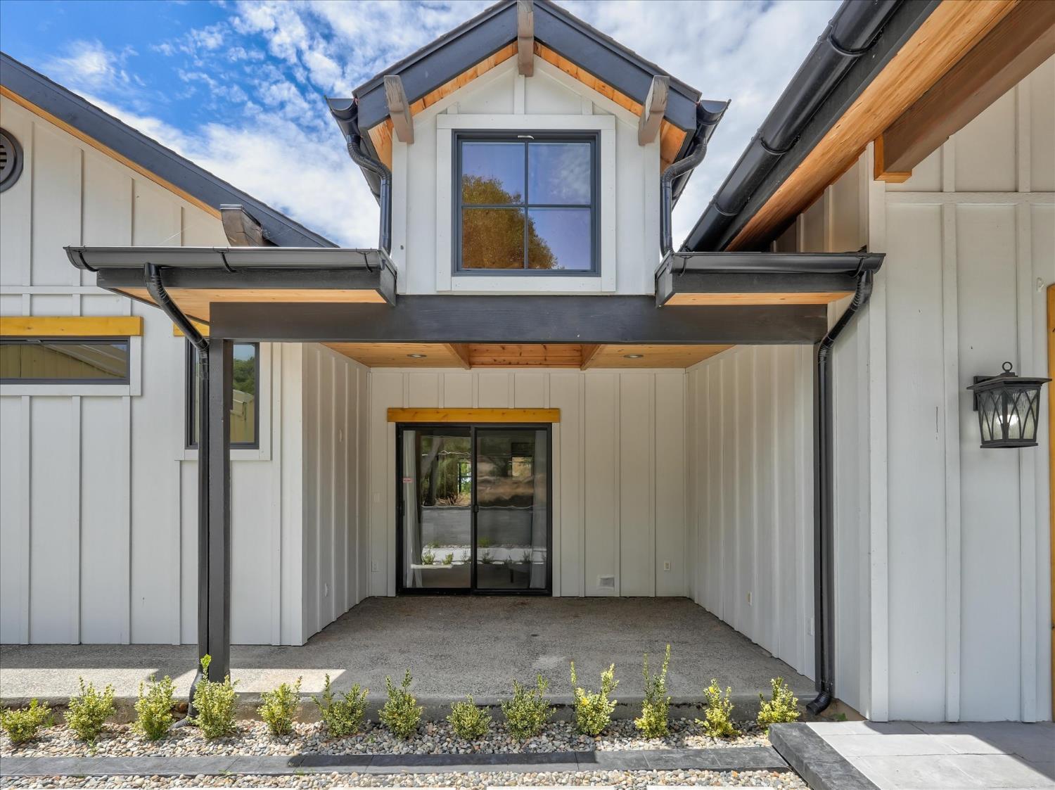 51291 Buckskin Ln, Oakhurst, CA 93644