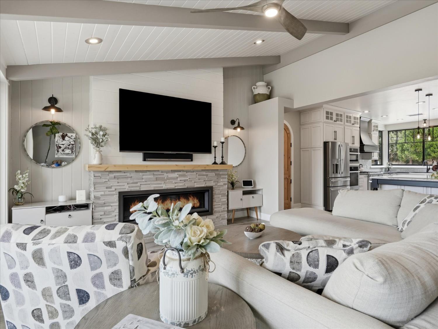 51291 Buckskin Ln, Oakhurst, CA 93644