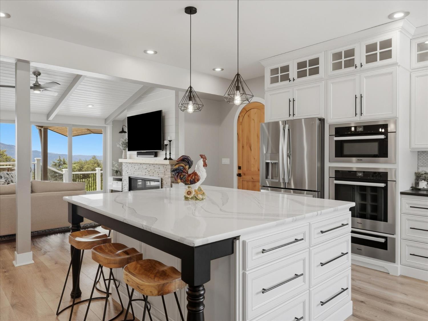 51291 Buckskin Ln, Oakhurst, CA 93644