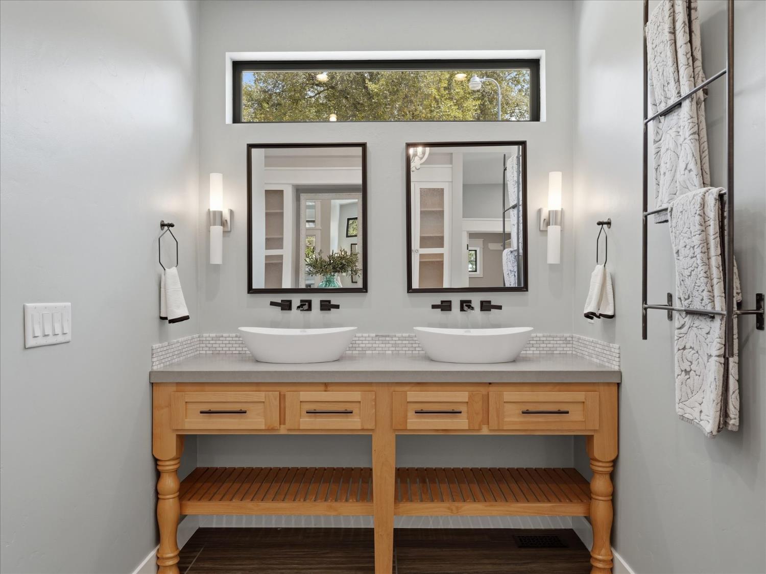 51291 Buckskin Ln, Oakhurst, CA 93644