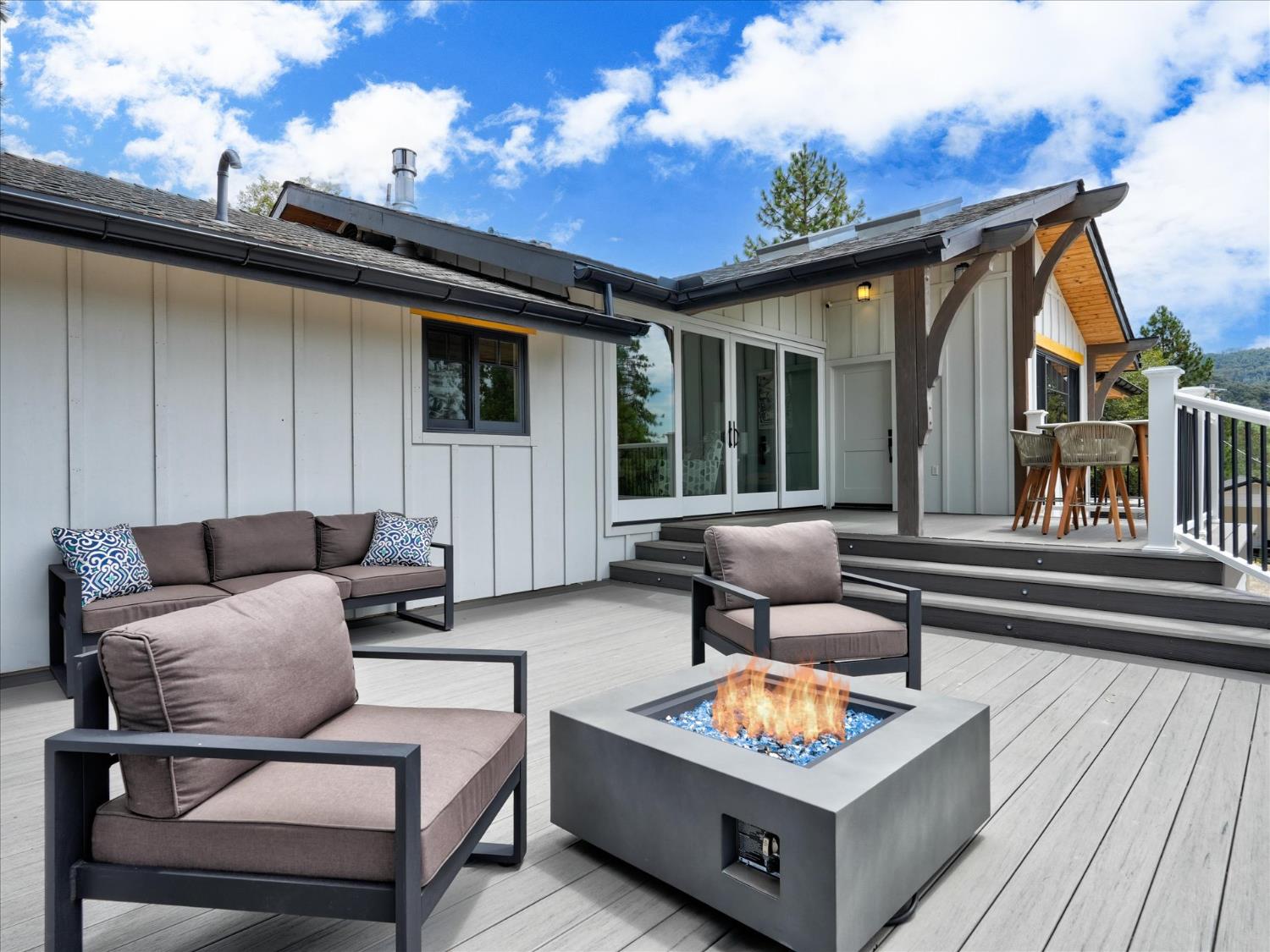 51291 Buckskin Ln, Oakhurst, CA 93644