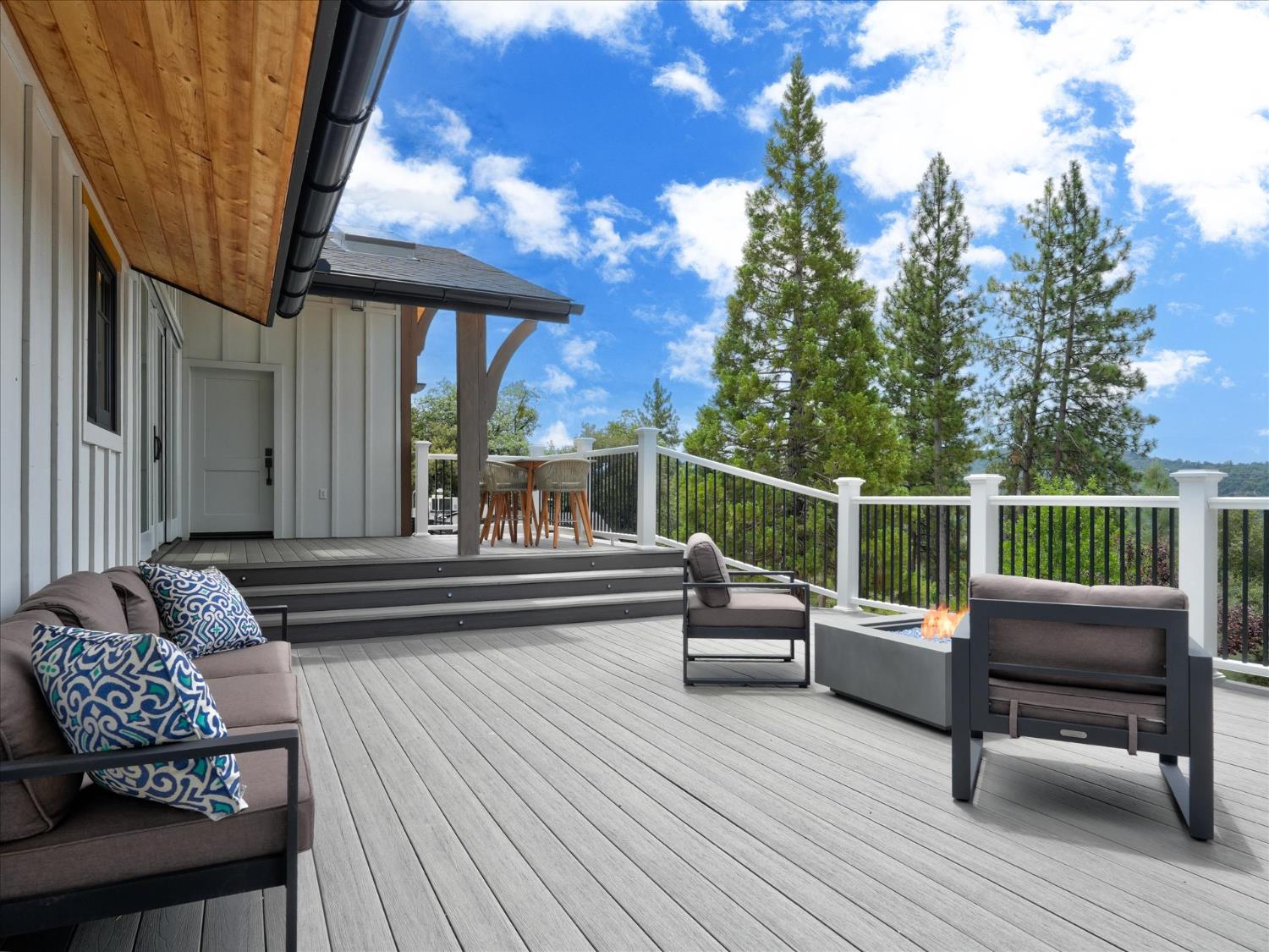 51291 Buckskin Ln, Oakhurst, CA 93644