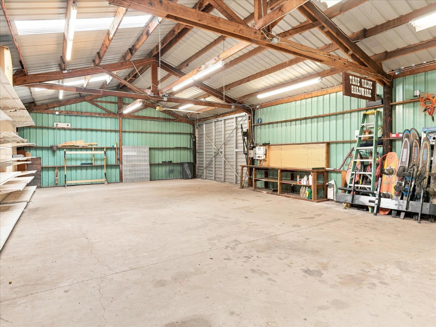 51291 Buckskin Ln, Oakhurst, CA 93644