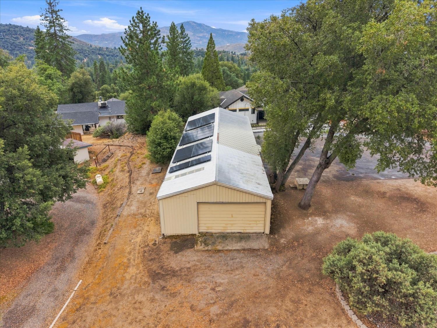 51291 Buckskin Ln, Oakhurst, CA 93644