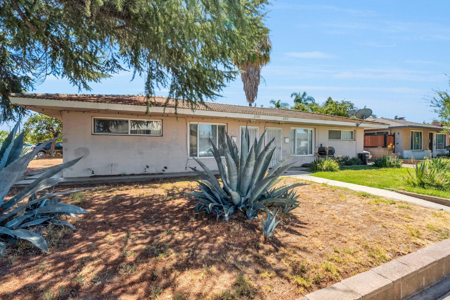 2722 2724 N 2Nd St, Fresno, CA 93703