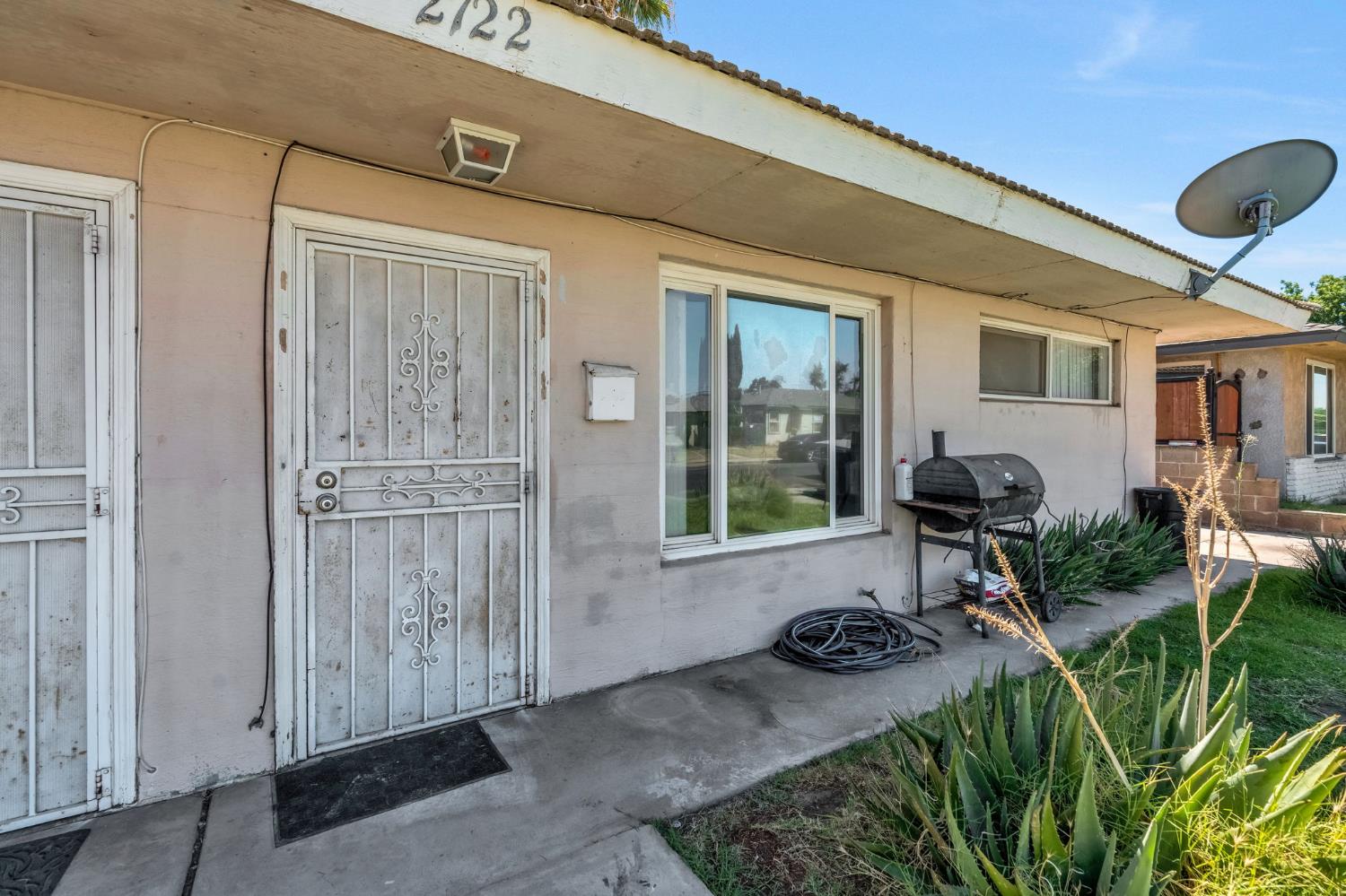 2722 2724 N 2Nd St, Fresno, CA 93703