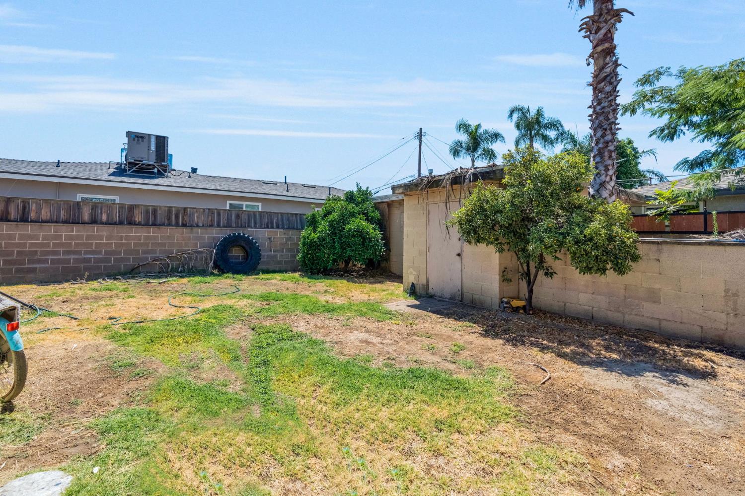 2722 2724 N 2Nd St, Fresno, CA 93703