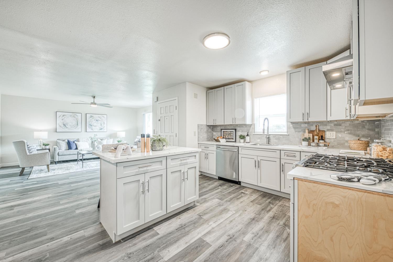2612 Purdue Ave, Clovis, CA 93611