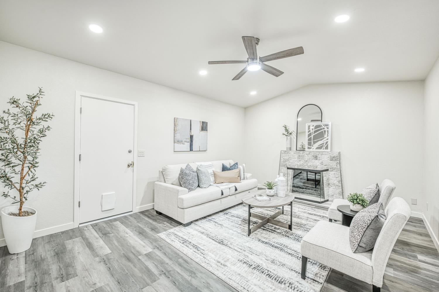 2612 Purdue Ave, Clovis, CA 93611
