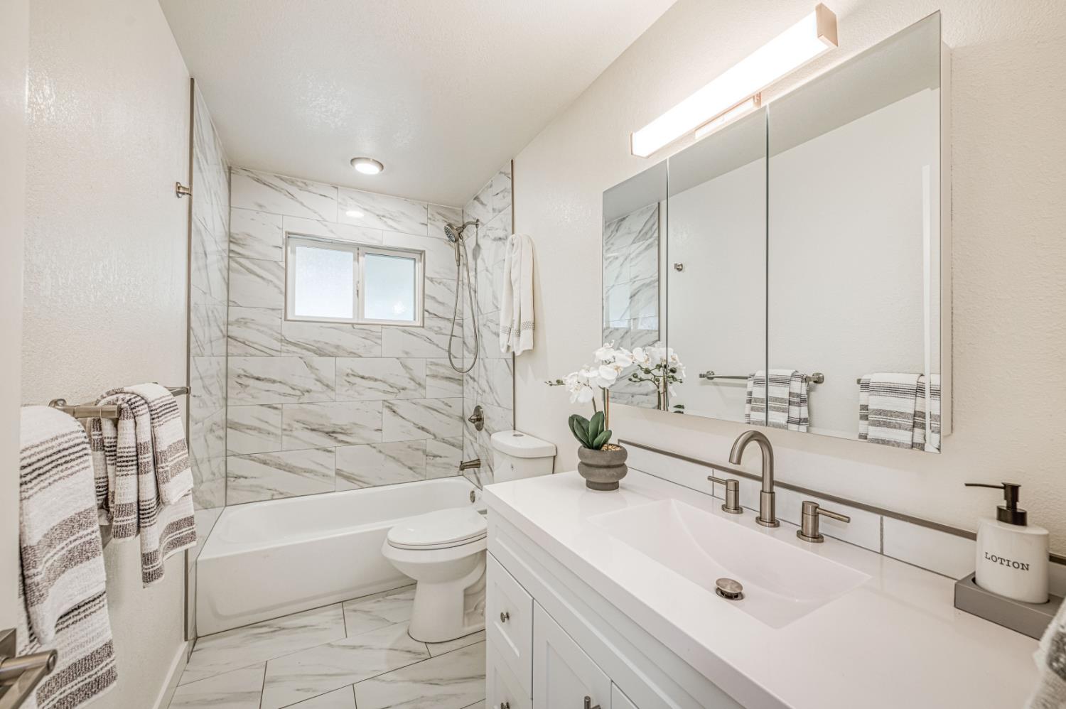 2612 Purdue Ave, Clovis, CA 93611