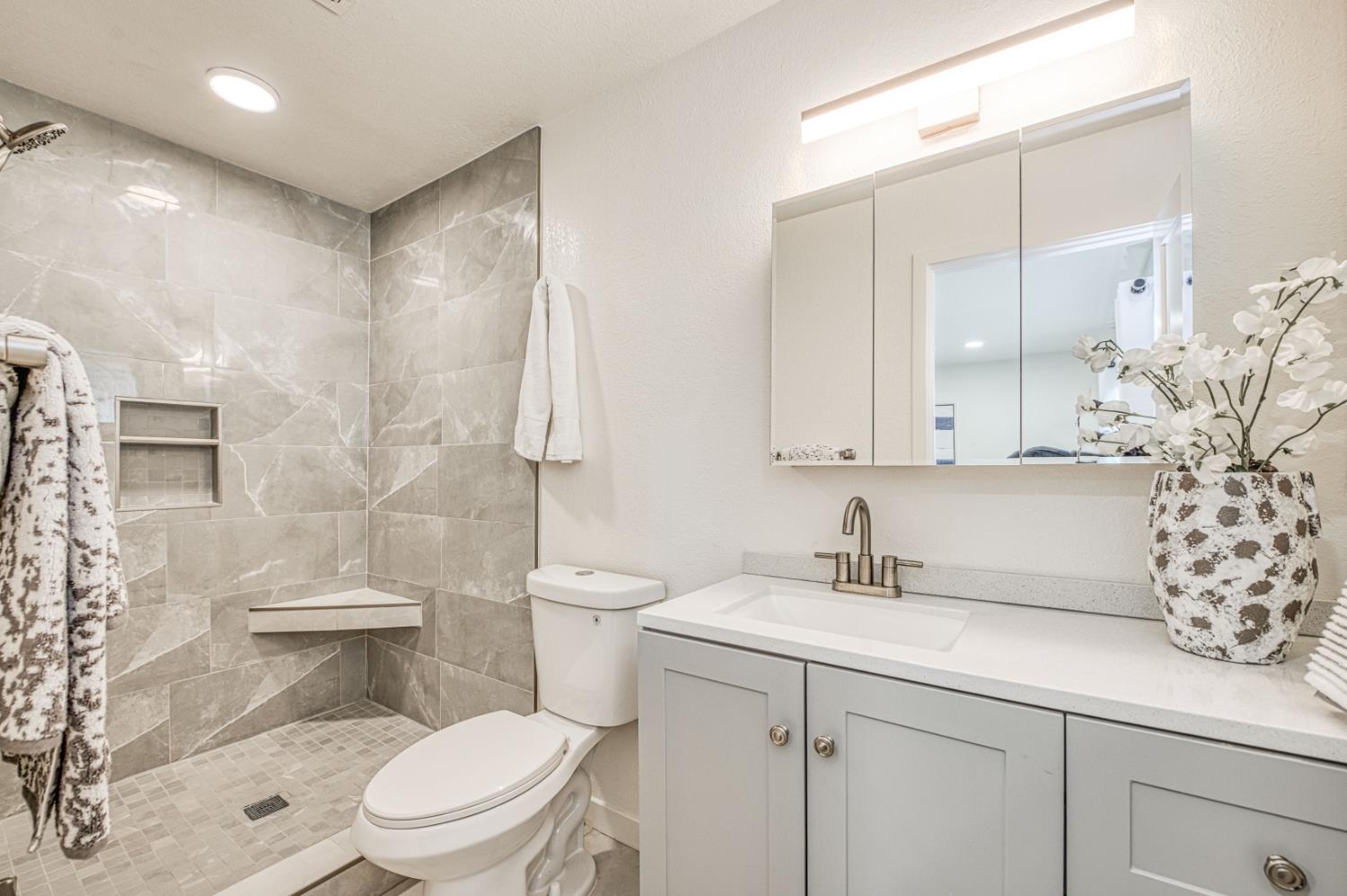 2612 Purdue Ave, Clovis, CA 93611