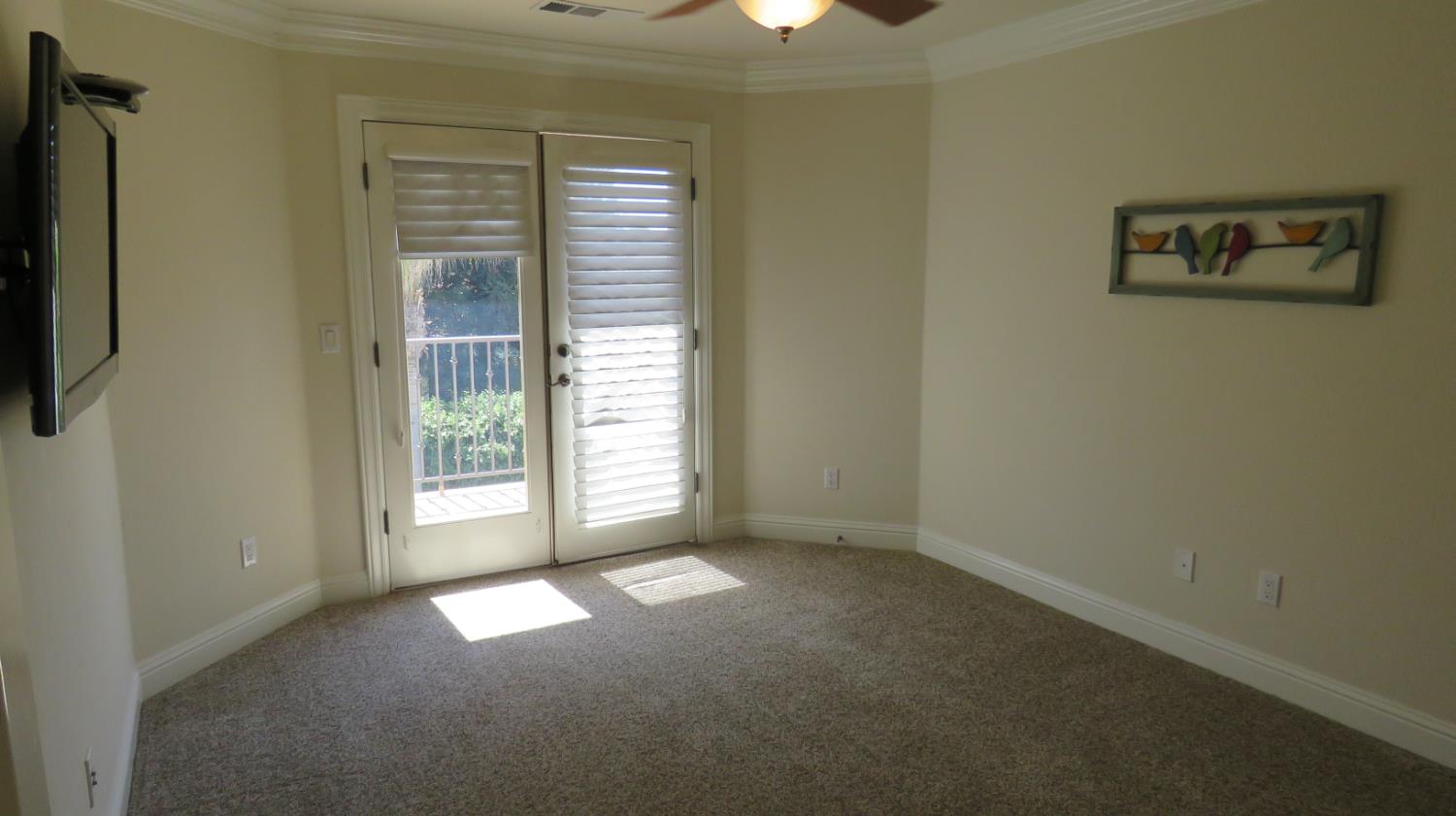 15641 Oak Dr, Kerman, CA 93630