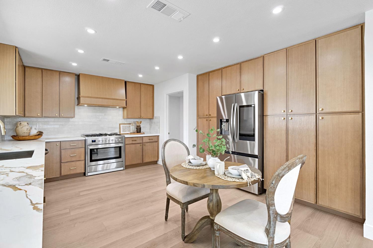 1470 N Locan Ave, Fresno, CA 93737