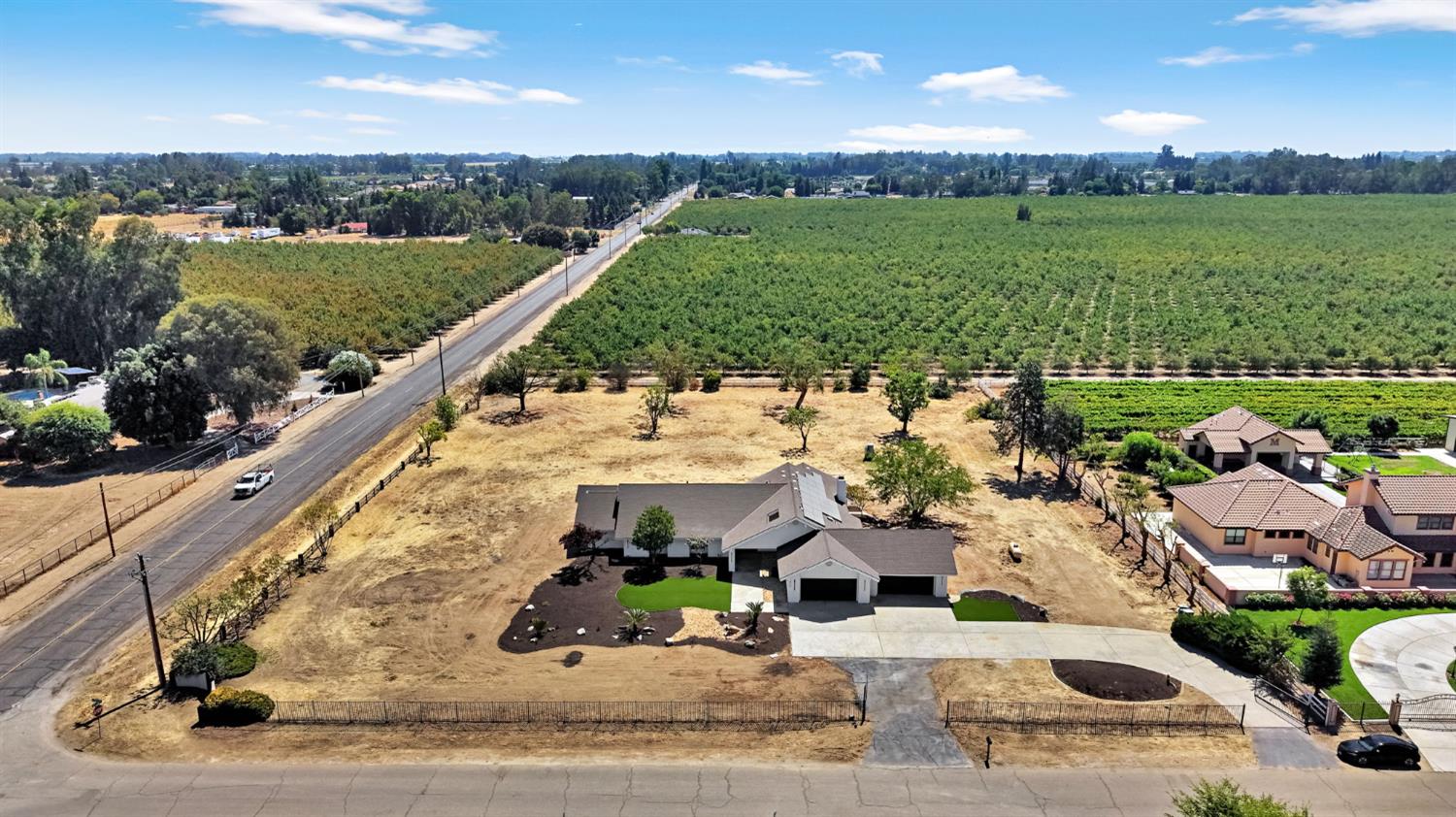 1470 N Locan Ave, Fresno, CA 93737