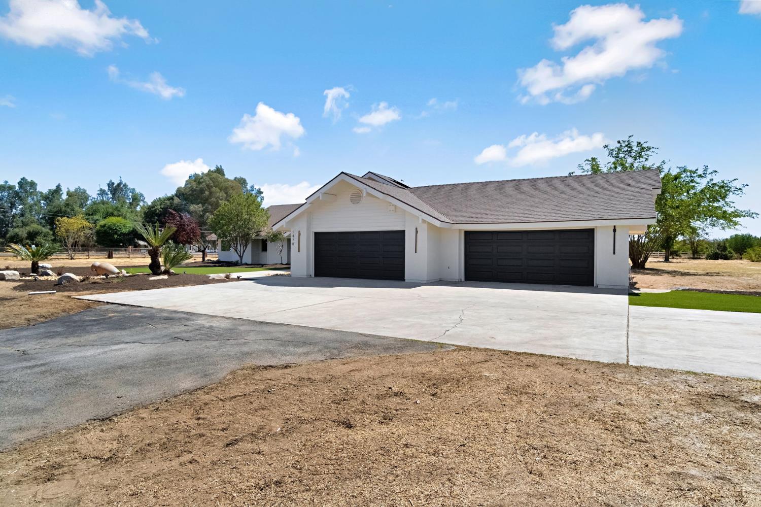 1470 N Locan Ave, Fresno, CA 93737